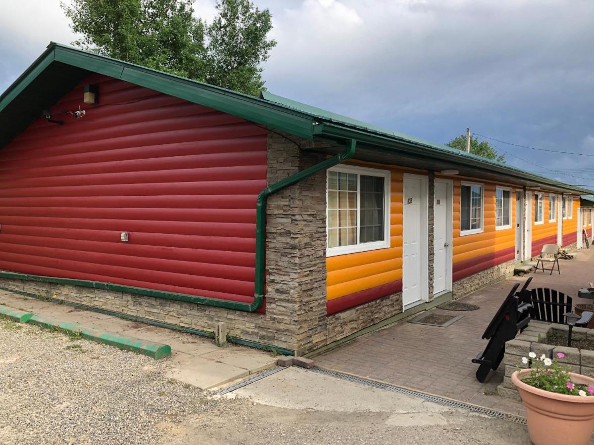 Alpine Motel Rocky Mountain House Exterior photo